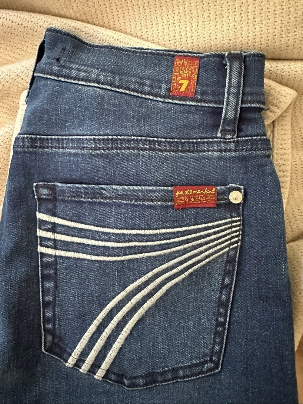 7 For All Mankind Women's Slim Illusion Ultra High Rise Jo Size 28